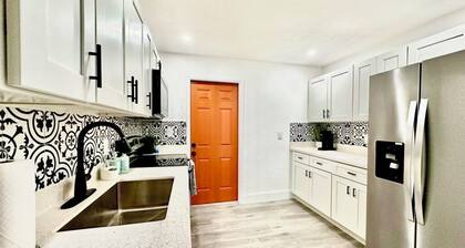 Casa Betania: Your Urban Oasis in Fort Lauderdale