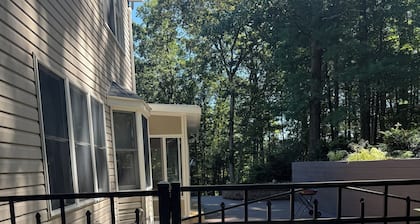 Spacious 6-bedroom house in State College! Perfect for football weekends!