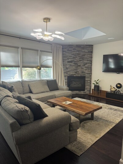 Spacious 6-bedroom house in State College! Perfect for football weekends!