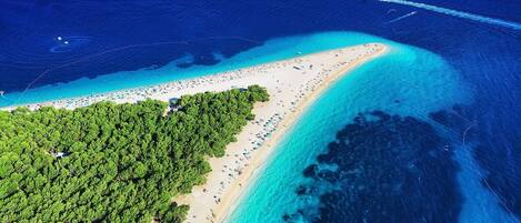 كراسي للتشمس، مناشف للشاطئ