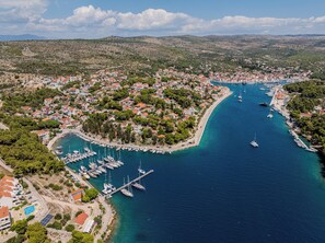 Marina - Villa Julia with a private heated pool, ideal for large groups (Milna)