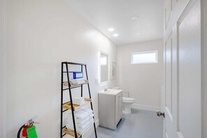Bathroom - Hopkins (Biloxi)