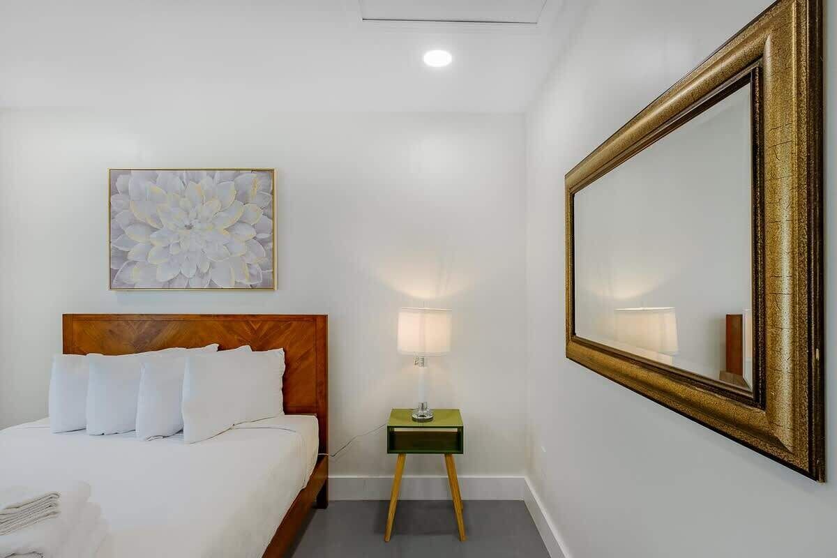 House, 2 Queen Beds, Kitchen, Garden View (142 A Hopkins) | 2 bedrooms, individually decorated, individually furnished, bed sheets