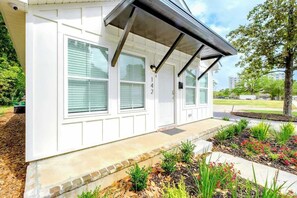 Exterior detail - Hopkins (Biloxi)