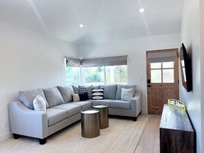 TV - Luxurious Suite with Balcony (Carlsbad)
