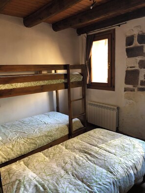 2 chambres, fer et planche Ă repasser, Wi-Fi, draps fournis