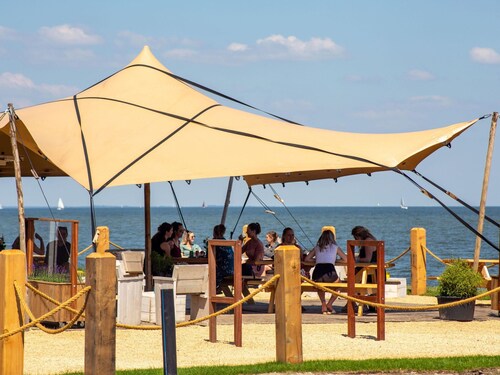 Cozy Tent Lodge With Sanitary Facilities