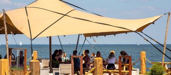 Cozy Tent Lodge With Sanitary Facilities