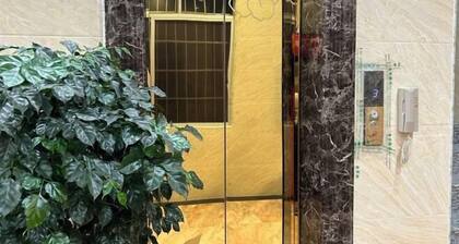 Dongxing Qianghua Business Hotel