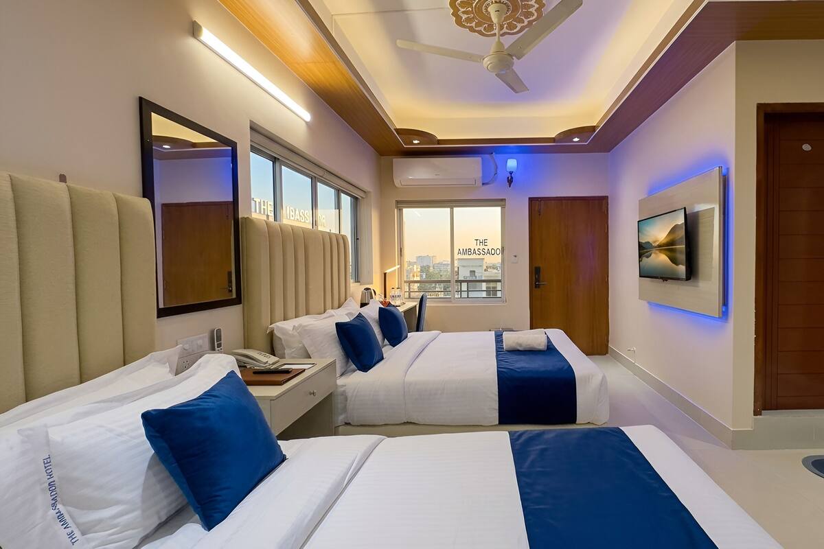 Family Room | Egyptian cotton sheets, premium bedding, down comforters, pillowtop beds