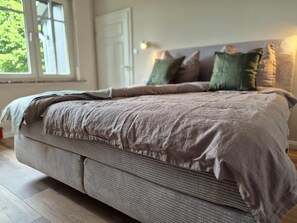 3 Schlafzimmer, Reisekinderbett, kostenloses WLAN, Bettwäsche