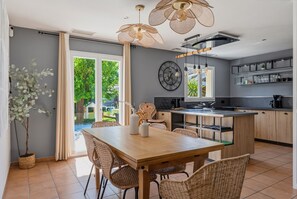 Refrigerador, microondas, horno y lavavajillas 