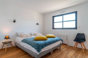 4 slaapkamers, een strijkplank/strijkijzer, gratis wifi