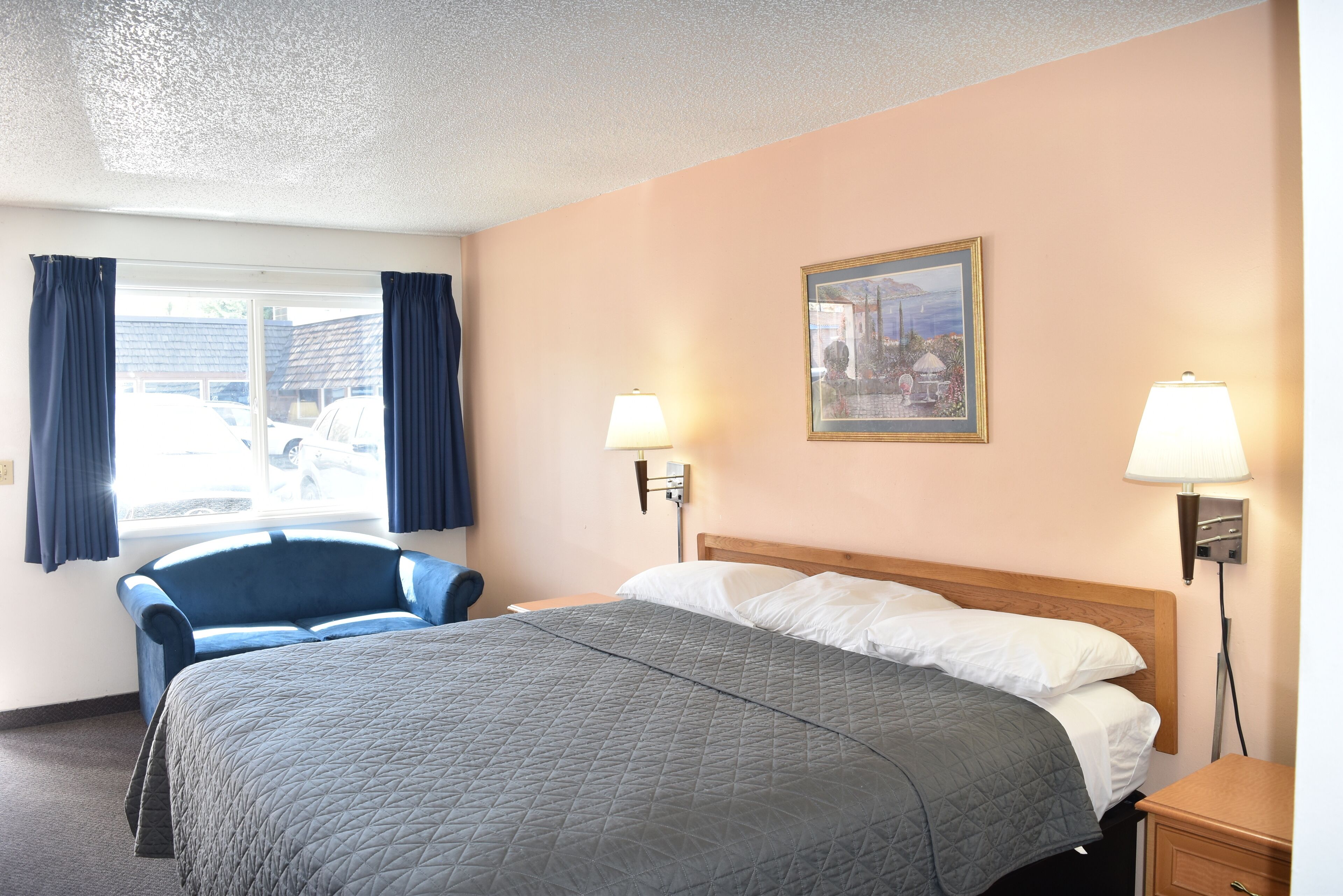 Desk, laptop workspace, free WiFi