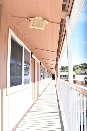 Exterior - Arlington inn (Arlington)