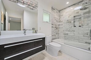 Towels, soap, shampoo, toilet paper