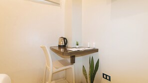 Standard Room | Desk, free WiFi