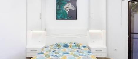 1 chambre, fer et planche à repasser, Wi-Fi, draps fournis