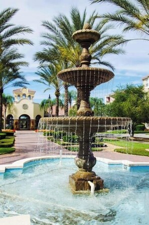 Outdoor pool - Stylish and New! 3br, Steps fr. Universal Drive (Orlando)