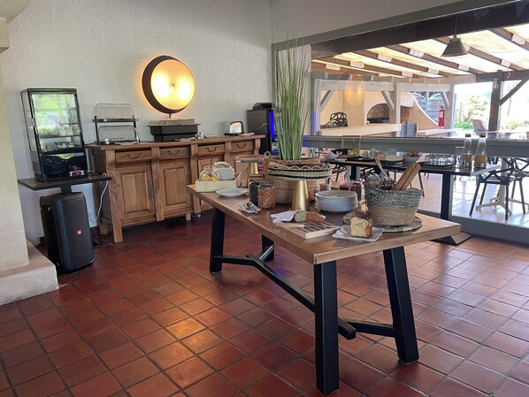 Restaurant - hotel la belle poule  (Rochefort)