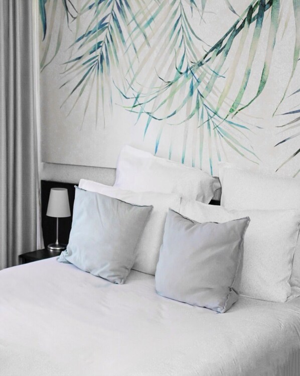 Family Quadruple Room, Non Smoking, Bathtub | Soundproofing, iron/ironing board, free WiFi - hotel la belle poule  (Rochefort)