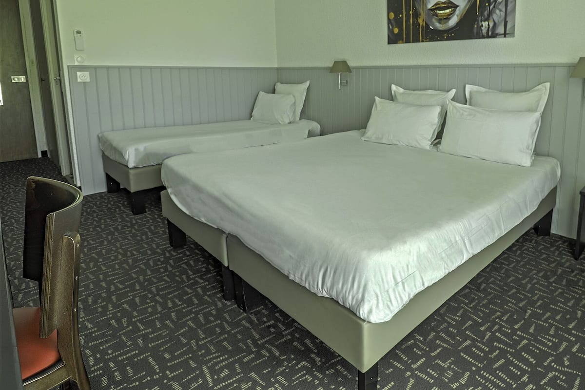 Family Triple Room, Non Smoking, Bathtub | Soundproofing, iron/ironing board, free WiFi