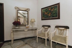 Interior - Sunette Tower Makati (Makati)