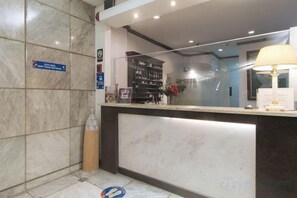 Unclassified image, 5 of 15, button - Sunette Tower Makati (Makati)