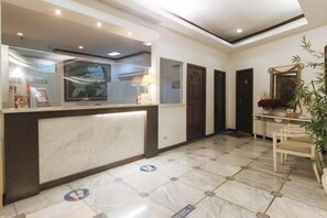 Unclassified image, 2 of 15, button - Sunette Tower Makati (Makati)