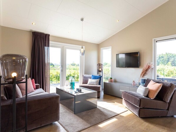 Chalet | Living room - Modern Chalet With Dishwasher (Nieuwerkerk aan den IJssel)