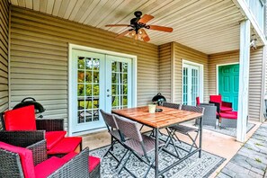 屋外ダイニングエリア