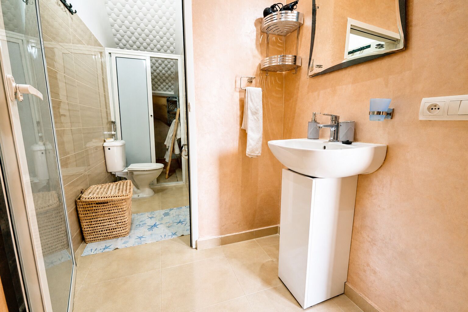 Suite prèmium | Bany | Dutxa, capçal de dutxa d'hidromassatge i assecador de cabells 
