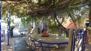 Outdoor dining - Ferme D'hôte Eco Farm Tayssir (Ait Sidi Daoud)