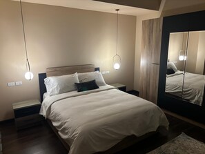 2 bedrooms, iron/ironing board, free WiFi, bed sheets - Cozy Haven Apartment (Cairo)