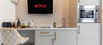 Beachfront Aparthotel, Seaview Apartment with free parking #1
