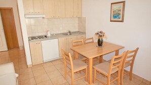 Dining - Beachfront Apartments Tamarix - Studio Apartment 3 (Posedarje)