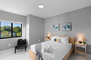 Comfort House, 4 Bedrooms, Non Smoking | 4 bedrooms, iron/ironing board, free WiFi - Spacious 4-BR House for Your Comfort (Miami)