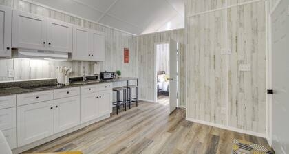 Pet-Friendly Picayune Tiny Home Near Space Center!