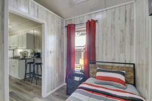 2 chambres, fer et planche à repasser, Wi-Fi, draps fournis