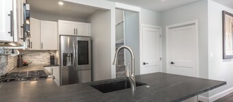 Renovated 3 Bedroom Home with Family Theater Room and Sauna