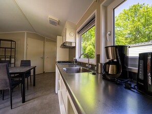 Chalet | Private kitchen - Captivating Chalet Near Amsterdam (Amstelveen)