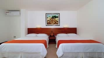 Apartamento superior, vista para o pátio | 1 quarto, camas Select Comfort, frigobar, escrivaninha