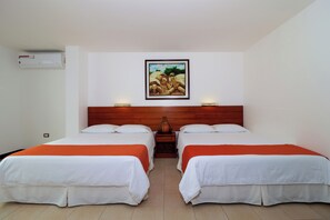 Superior Apartment, Courtyard View | 1 bedroom, Select Comfort beds, minibar, desk - BAY VIEW HOUSE  (Puerto Ayora)