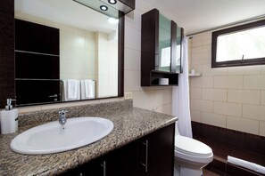 Superior Apartment, Courtyard View | Bathroom | Shower, rainfall showerhead, towels, soap - BAY VIEW HOUSE  (Puerto Ayora)