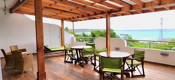 Terrace/patio - BAY VIEW HOUSE  (Puerto Ayora)