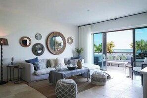 Living area - Ocean Front / Punta Palmera 2BR (Punta Cana)