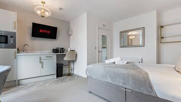 1 chambre, fer et planche à repasser, Wi-Fi, draps fournis