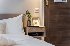 1 bedroom, iron/ironing board, WiFi, bed sheets - Beachfront Aparthotel, Deluxe Apartment with free parking #3 (Redcar)
