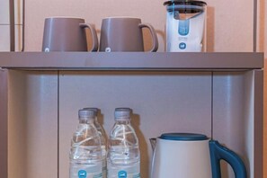 Coffee and/or coffee maker - HanTing Hotel (Guangzhou Tianhe Bus Station) (Guangzhou)