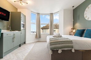 1 多间卧室、熨斗/熨衣板、WiFi、床单